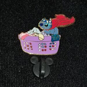 Disney Pin Lilo & Stitch Laundry Basket 2004 Superhero Cape Bikini Costume 28426